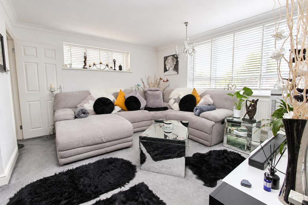 Apartment in Croydon - View 4