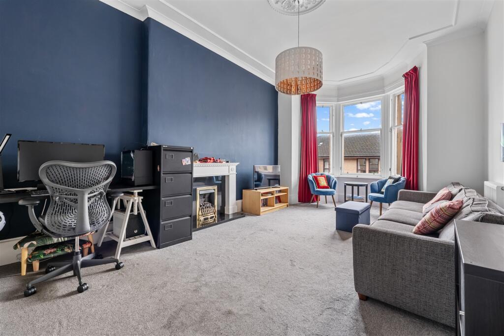 Apartment in Glasgow, Woodlands - View 2