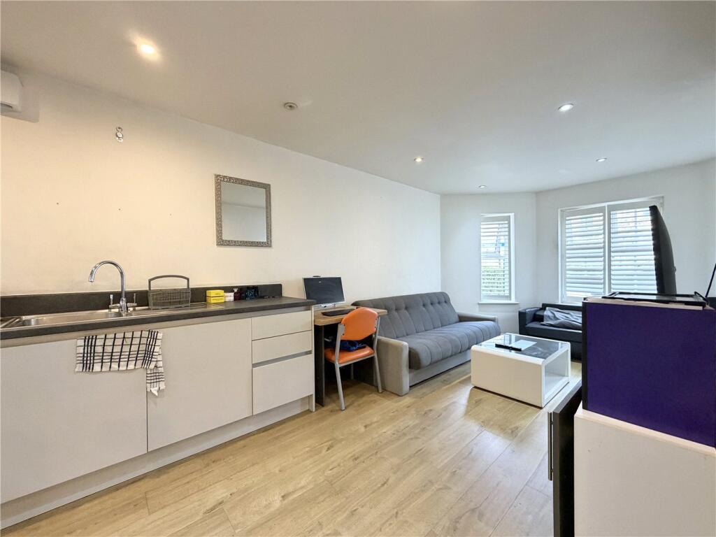 Apartment in Bournemouth - More