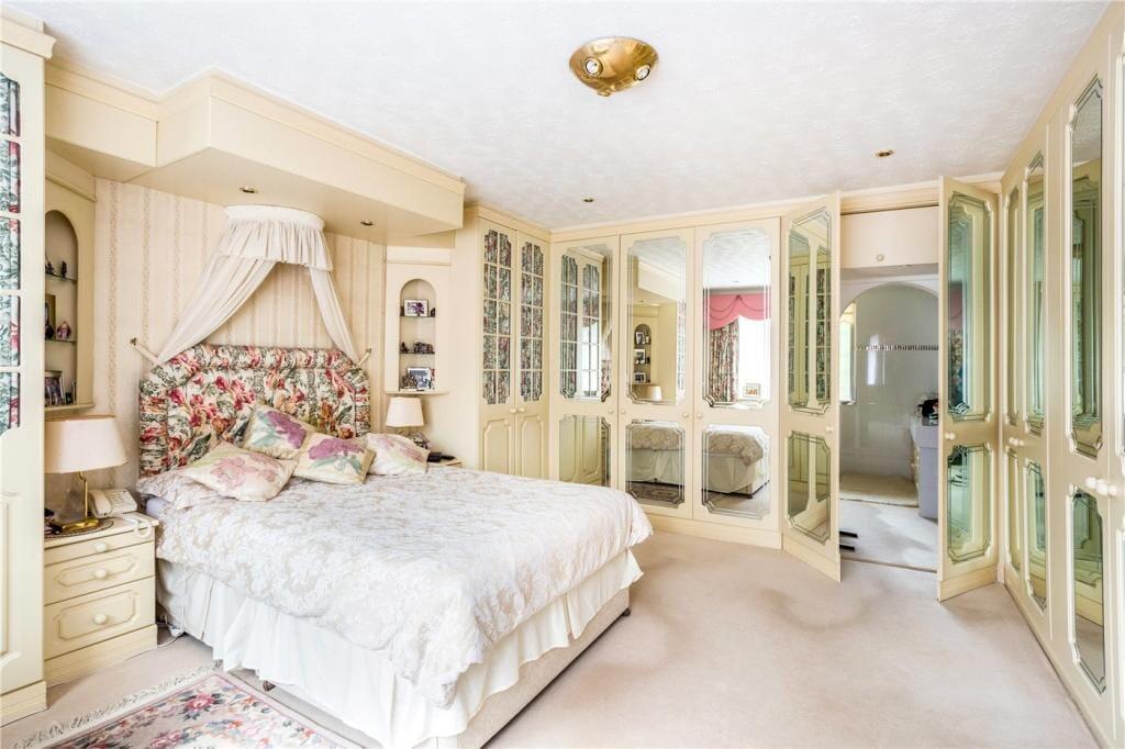 House in Slough, Stoke Poges - View 5