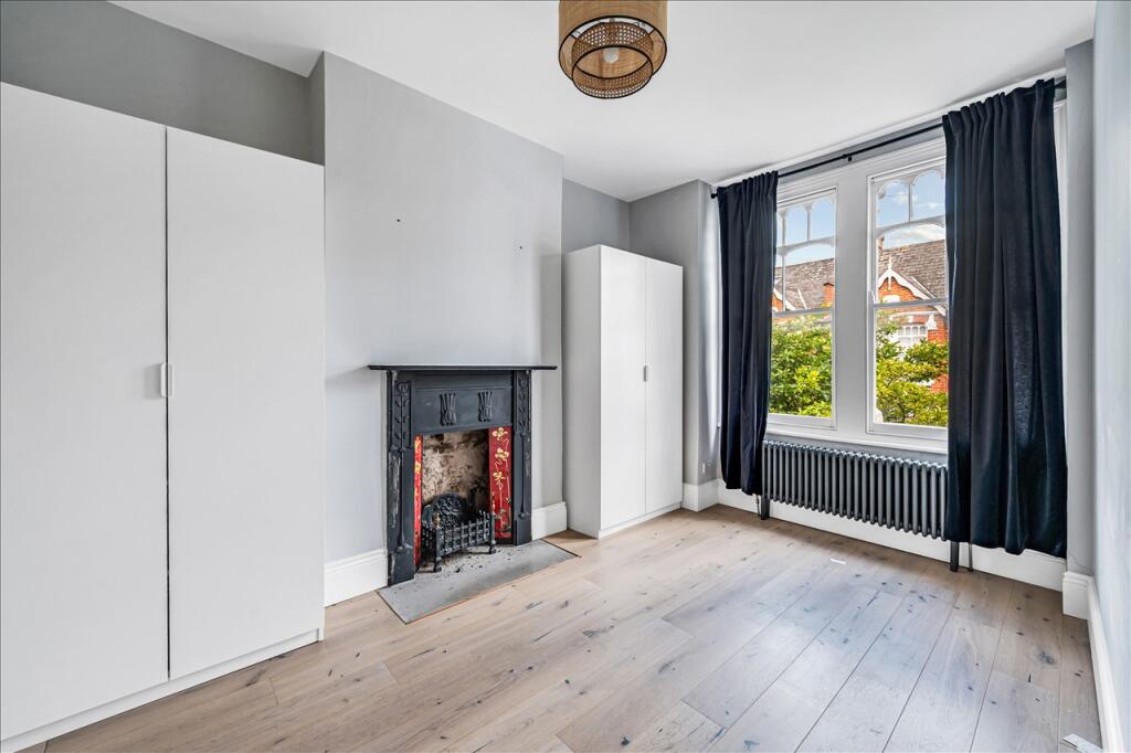 House in London, Shepherd's Bush - More