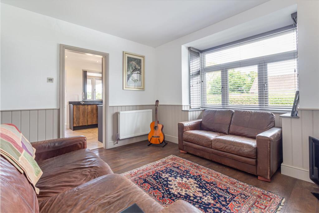 House in Worcester - View 5