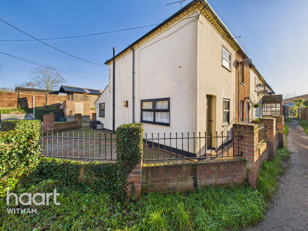 2-bed terraced on The Roothings, Heybridge, £250,000