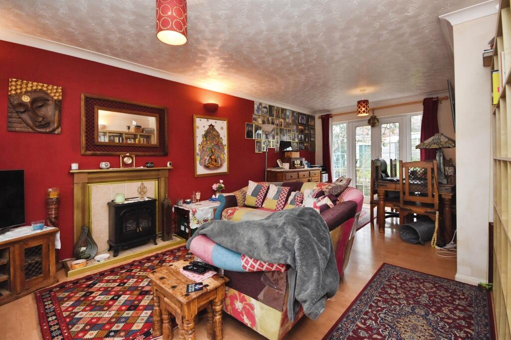 Augustus Close, HAVERHILL photo 2