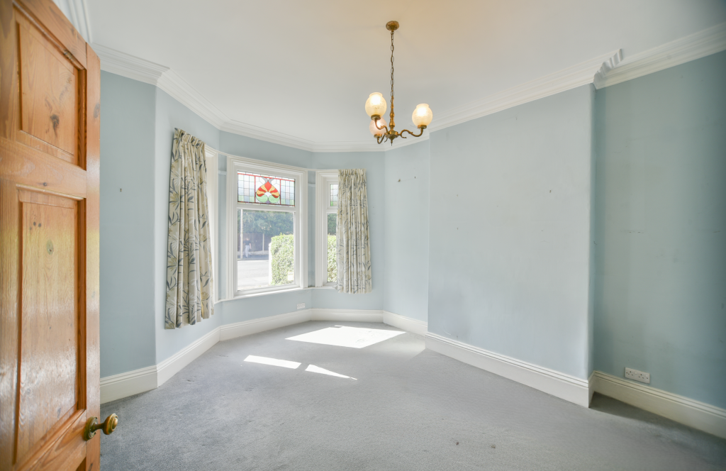 Queens Road, Cheadle Hulme photo 4