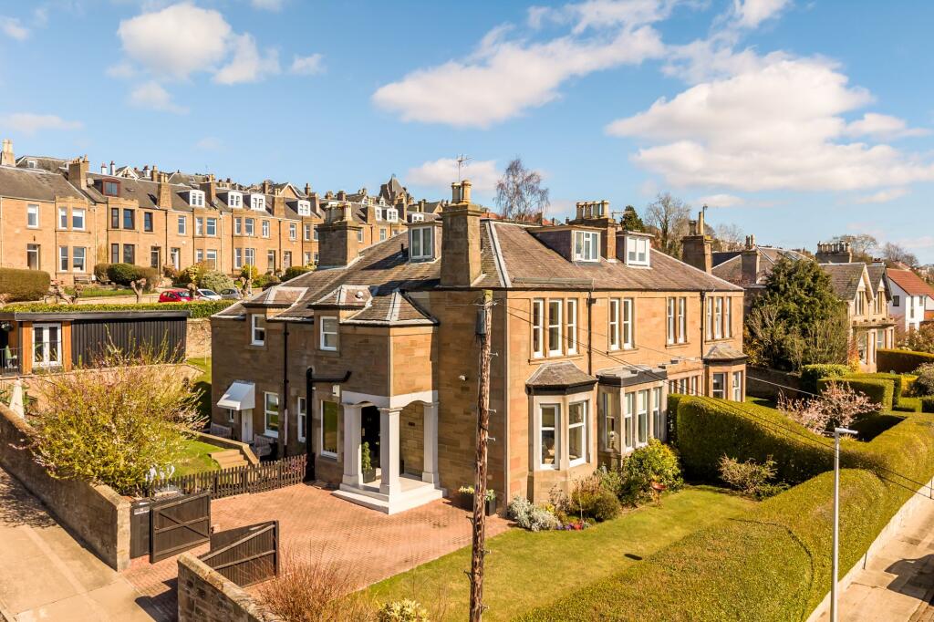 Main image of property: 15 West Park Road, West End, Dundee, DD2 1NU