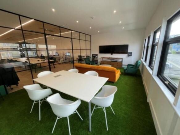 COMMUNAL BOARDROOM