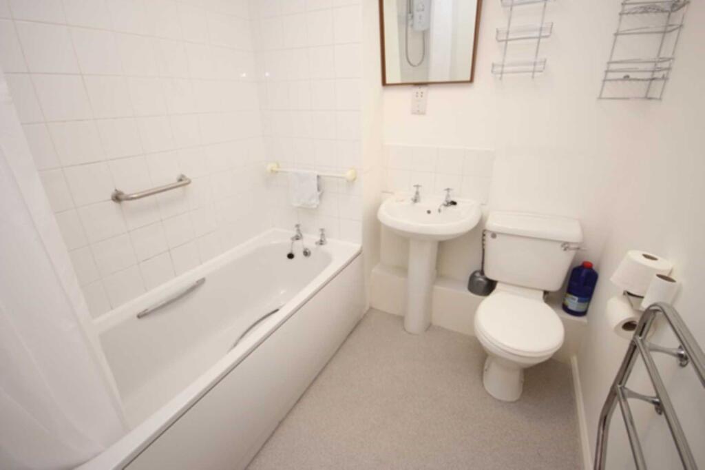 Apartment in Manchester, City Centre - View 4