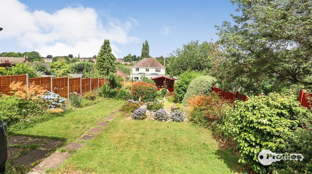 House in Hinckley and Bosworth, Lash Hill, Burbage - View 4