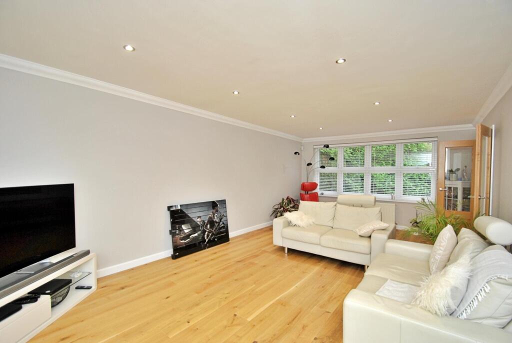 Hillside Road, Corfe Mullen, Wimborne photo 4