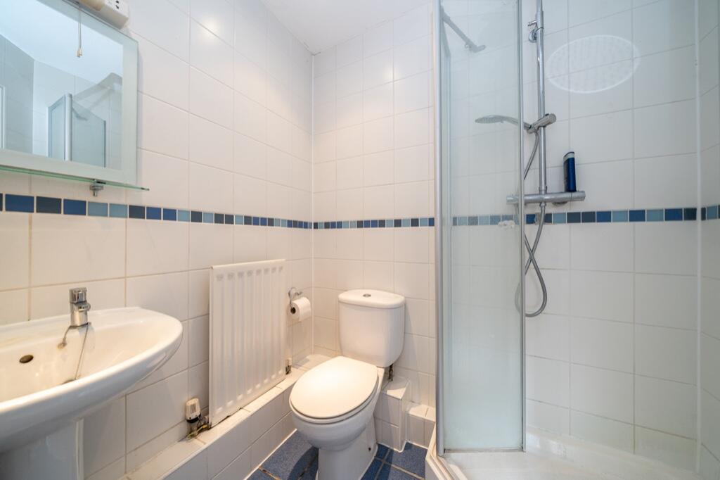 Apartment in Dacorum, Hertfordshire - More
