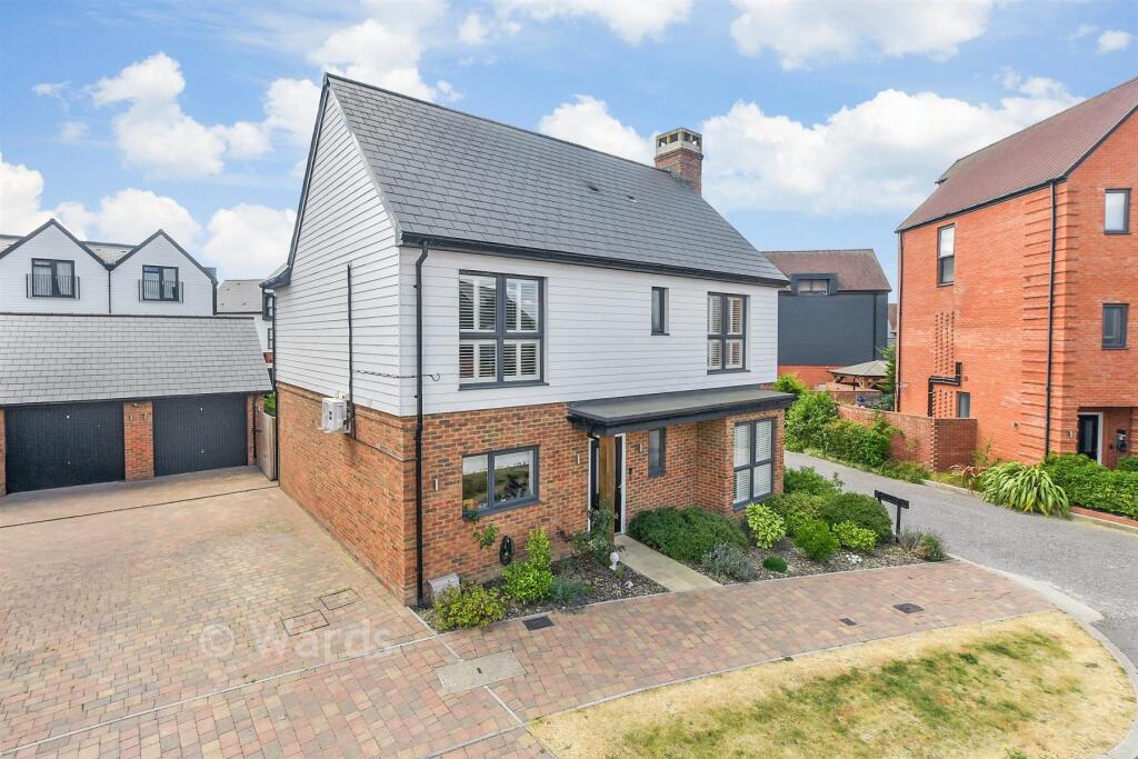 Highwood Drive, Chilmington Green, Kent photo 4