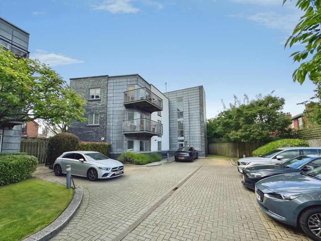 Main image of property: Barlow Moor Road, Chorlton, Manchester, M21