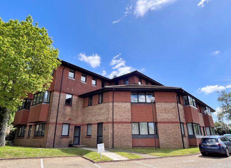 Budshead Road, Plymouth. Two Double Bedroom Ground Floor Apartment.