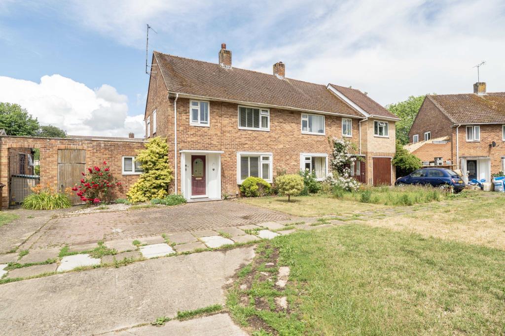 Main image of property: Welford Gardens, Abingdon, OX14