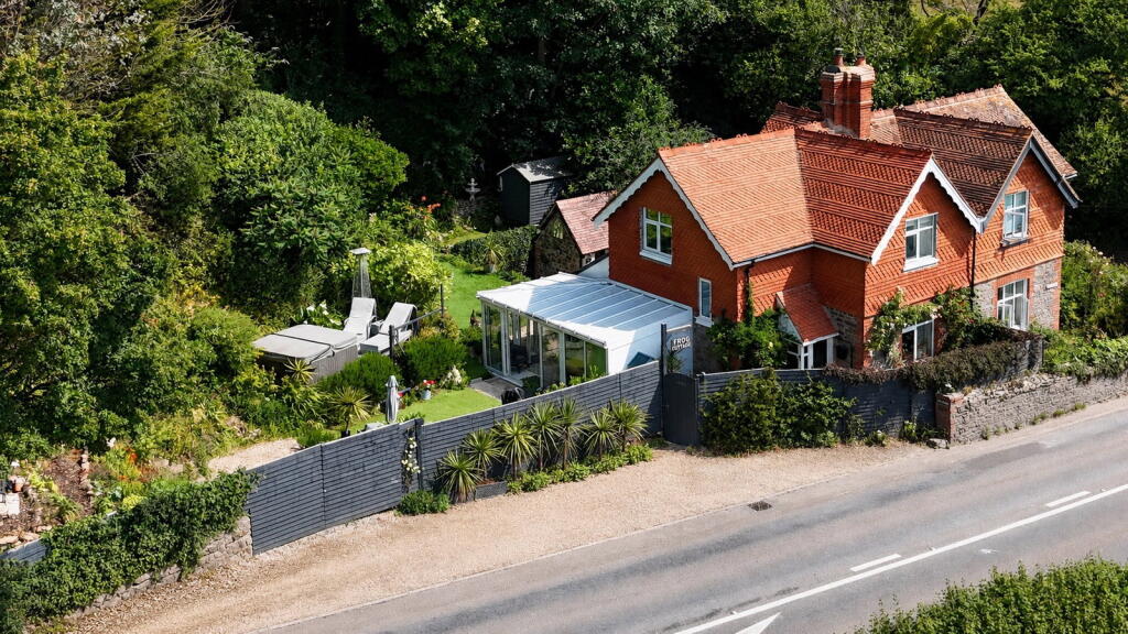 Main image of property: Newton Road, Bishopsteignton, Teignmouth, Devon, TQ14 9PS