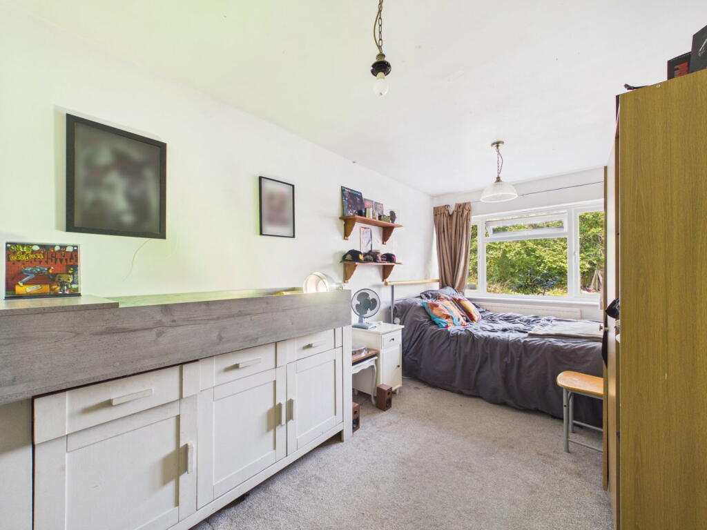 House in Horsham, North Horsham - More
