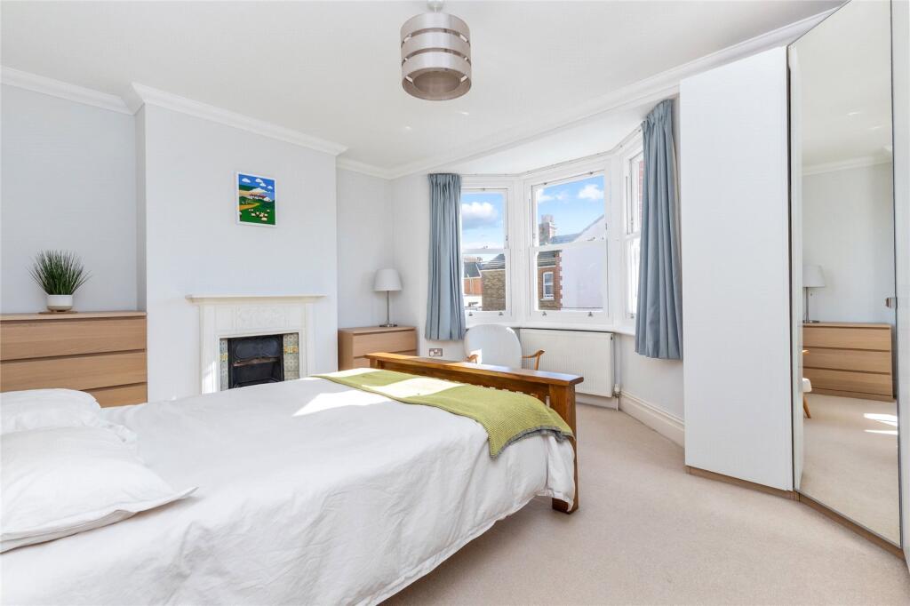 House in Brighton - View 5