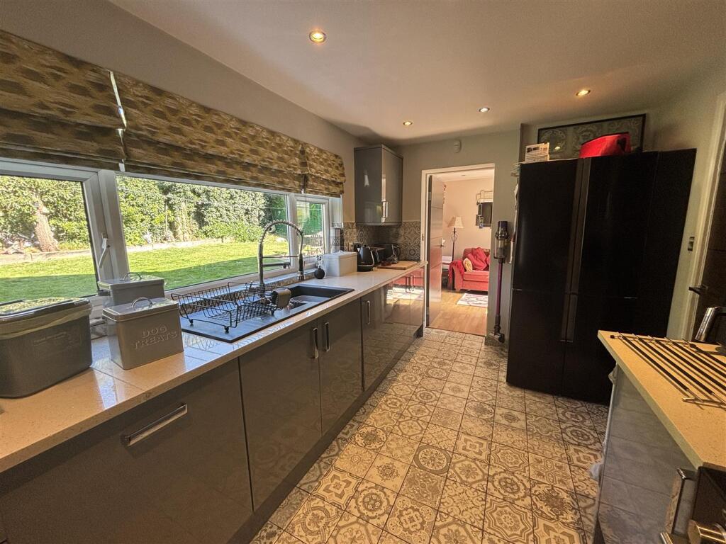 Wilshere Close, Kirby Muxloe, Leicester photo 5