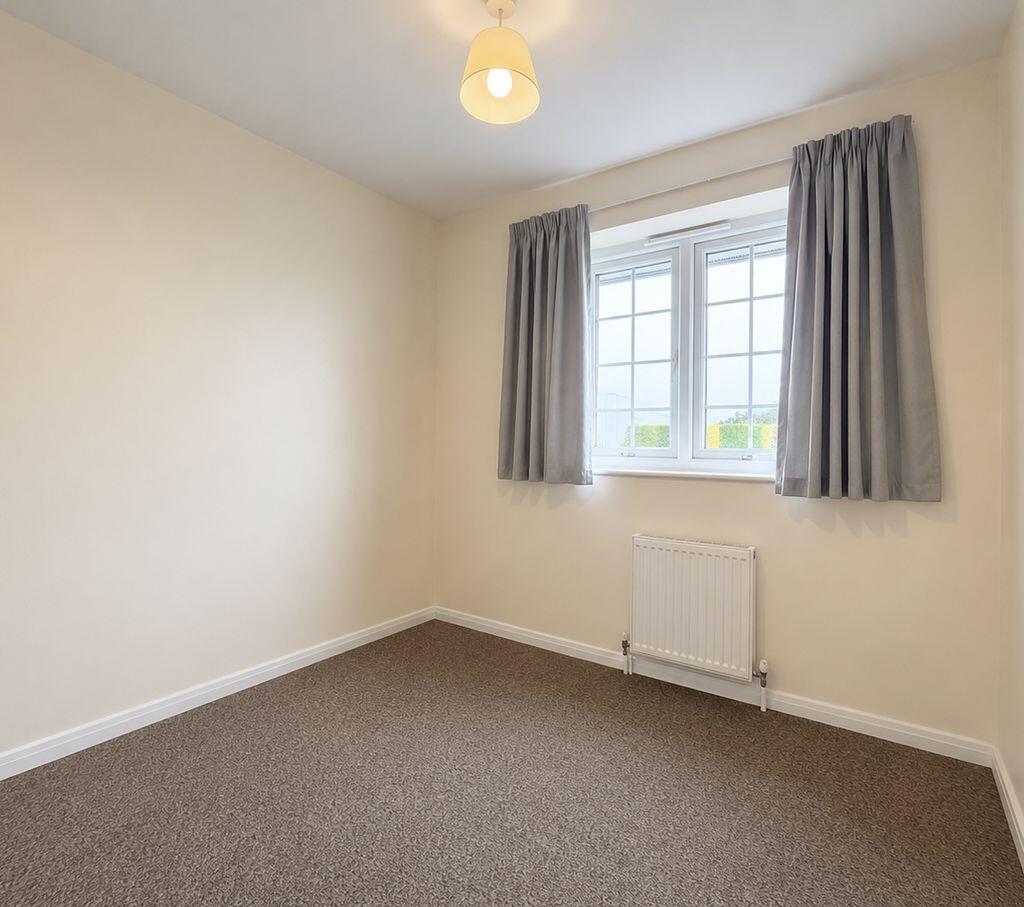 Ivy Crescent, Bognor Regis - View 5
