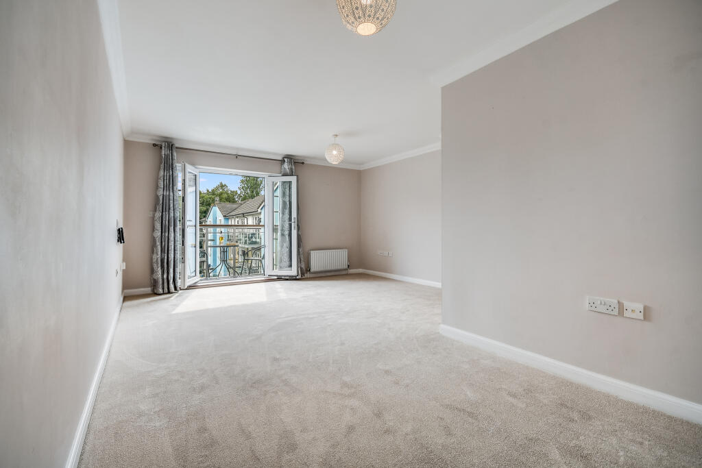 Apartment in Chelmsford - View 4