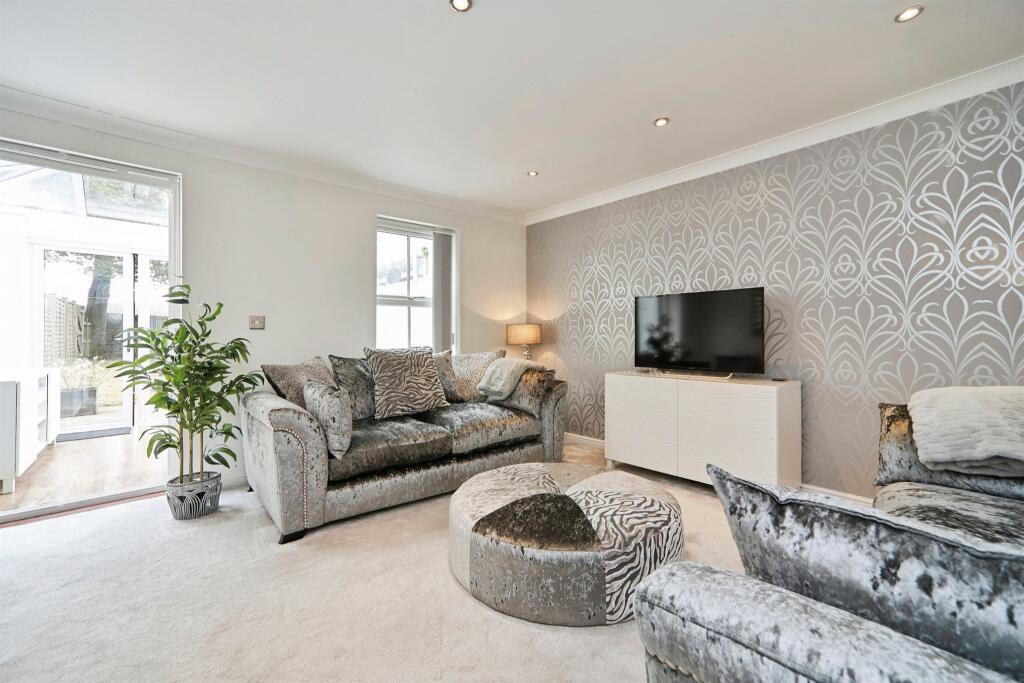 Odile Mews, Eldwick, Bingley photo 2