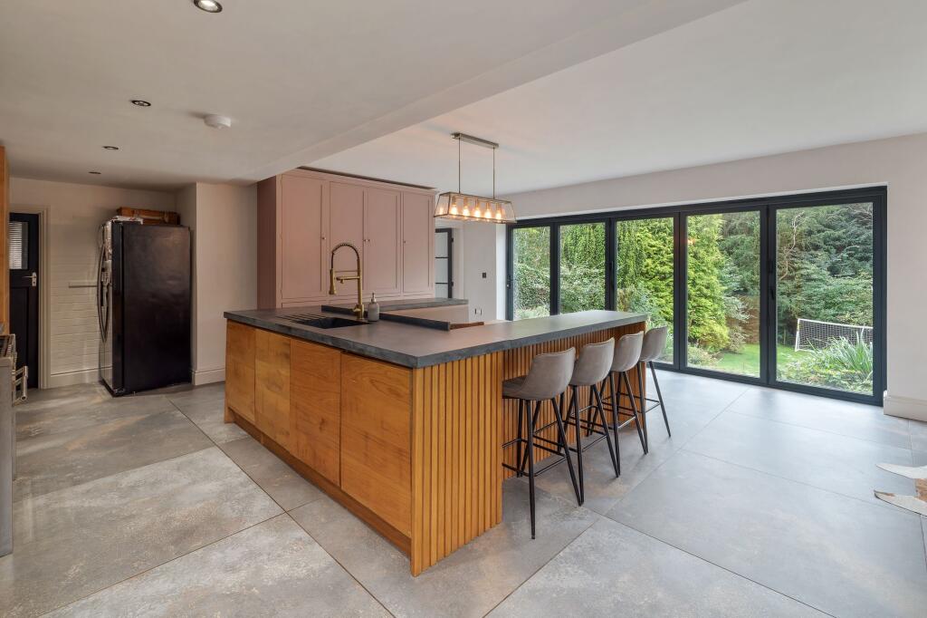House in Stockport - View 4
