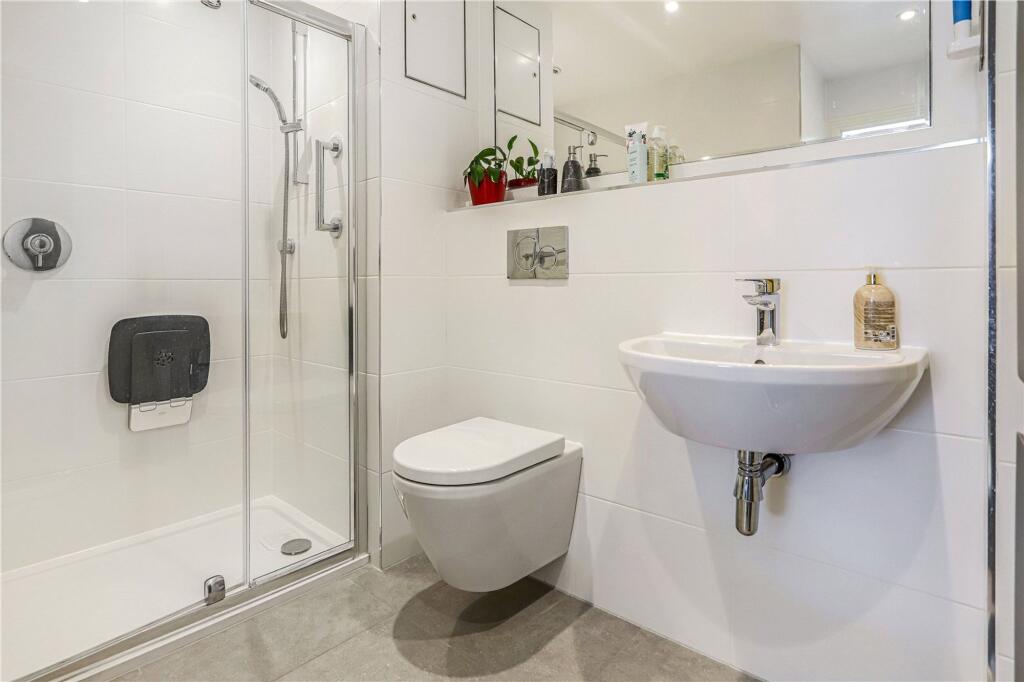 Shortheath Road, Farnham Cloisters, GU9 - View 5