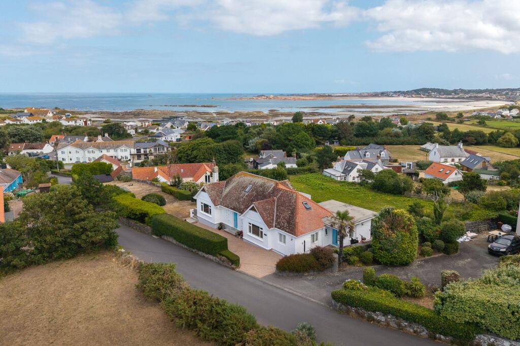 Main image of property: La Soufleuresse, La Rue Du Hamel, Castel, GY5