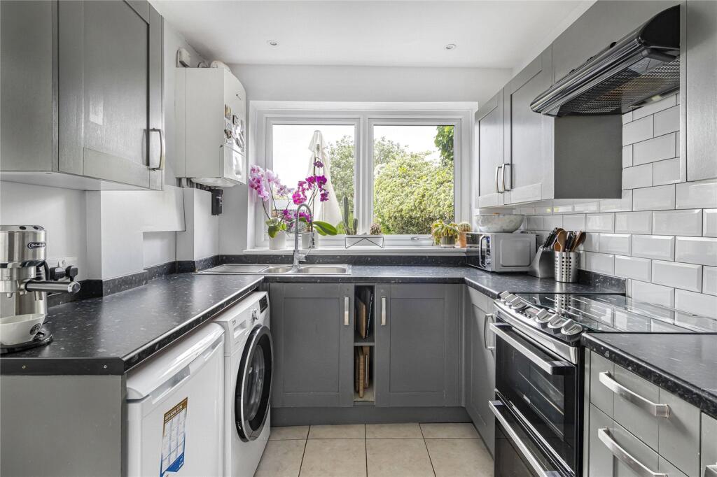 House in London - View 3