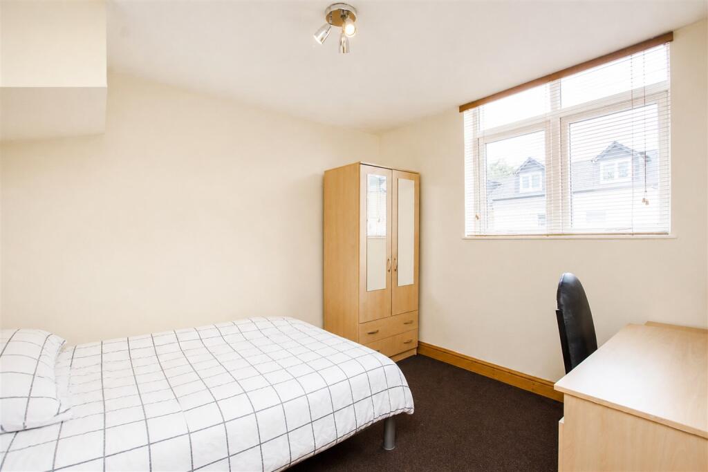 6 bedroom house for rent