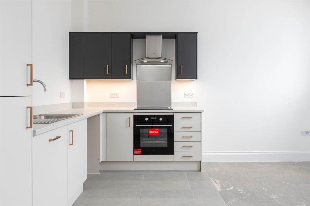 Apartment in Bath, Trowbridge - View 5