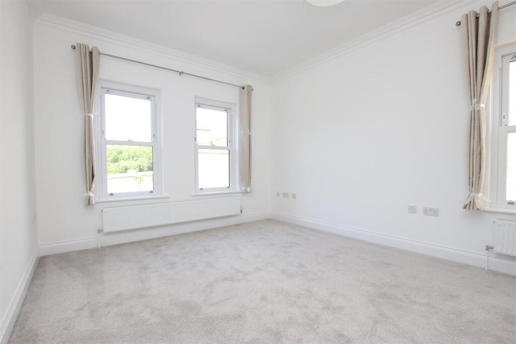 Apartment in Bath - More