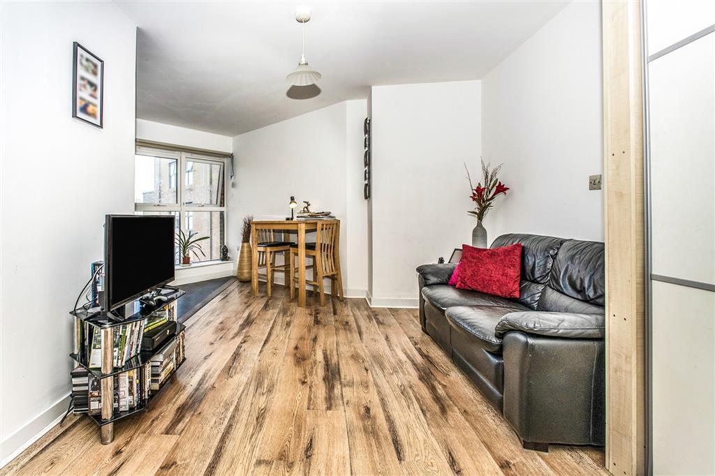 Apartment in Swansea, Mount Pleasant, Castle - More