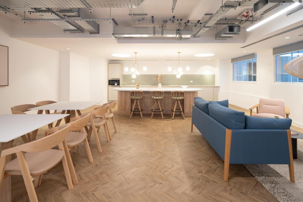 MC3972-8960-HR.jpg
