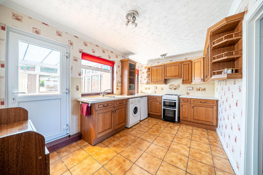 Dellands, Overton, Basingstoke, RG25 3LD - View 3