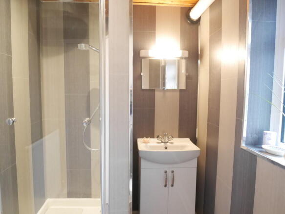 Shower Room in Ma...