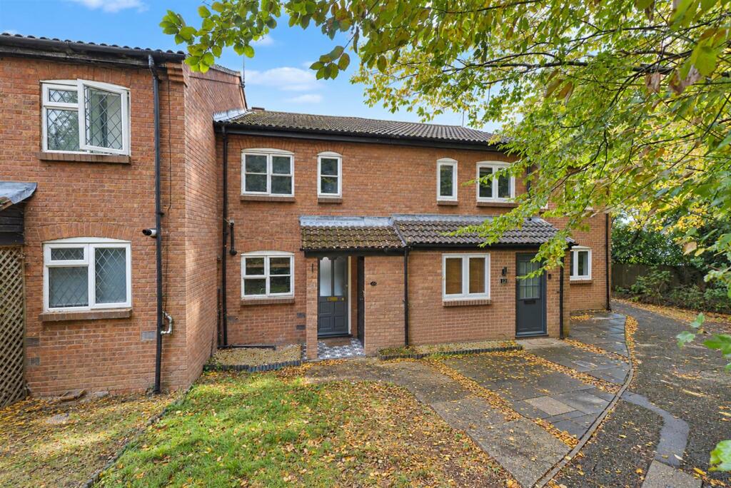 2-bed house on Taylor Close, St. Albans, £455,000
