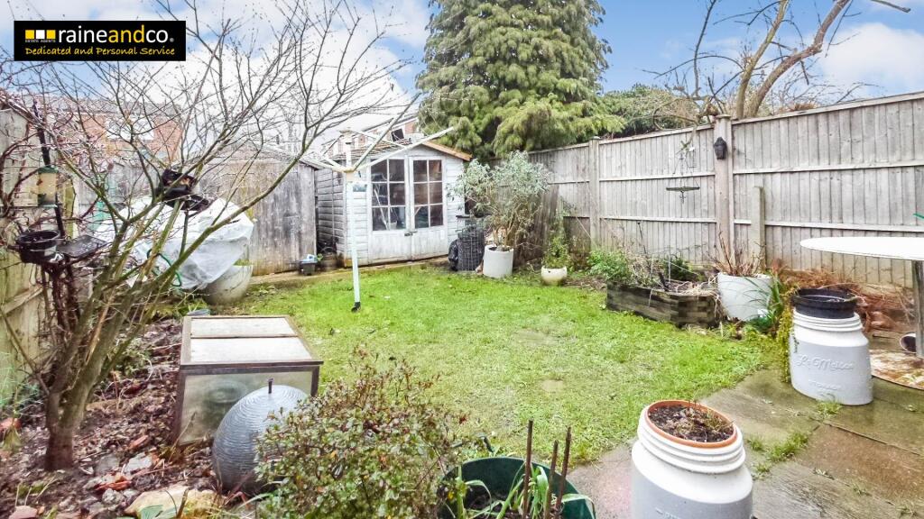 Drovers Way, Hatfield photo 4