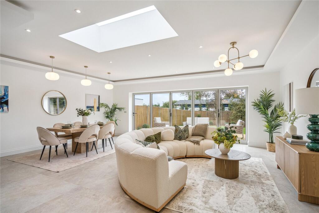 House in Tatling End, Gerrards Cross - View 2