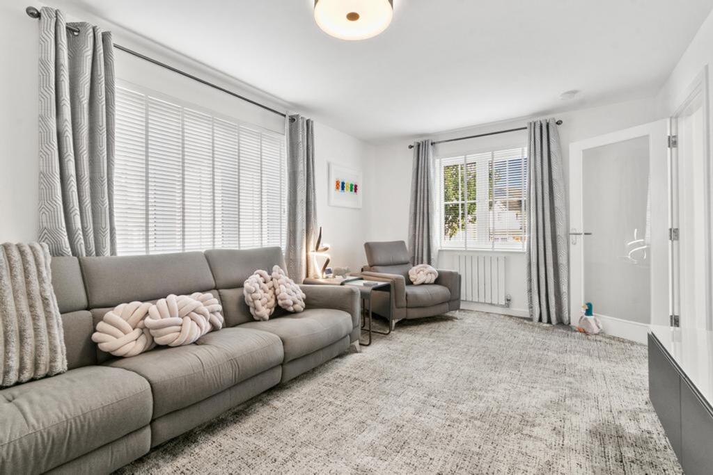 Rosemont Place, Barrhead, G78 photo 4