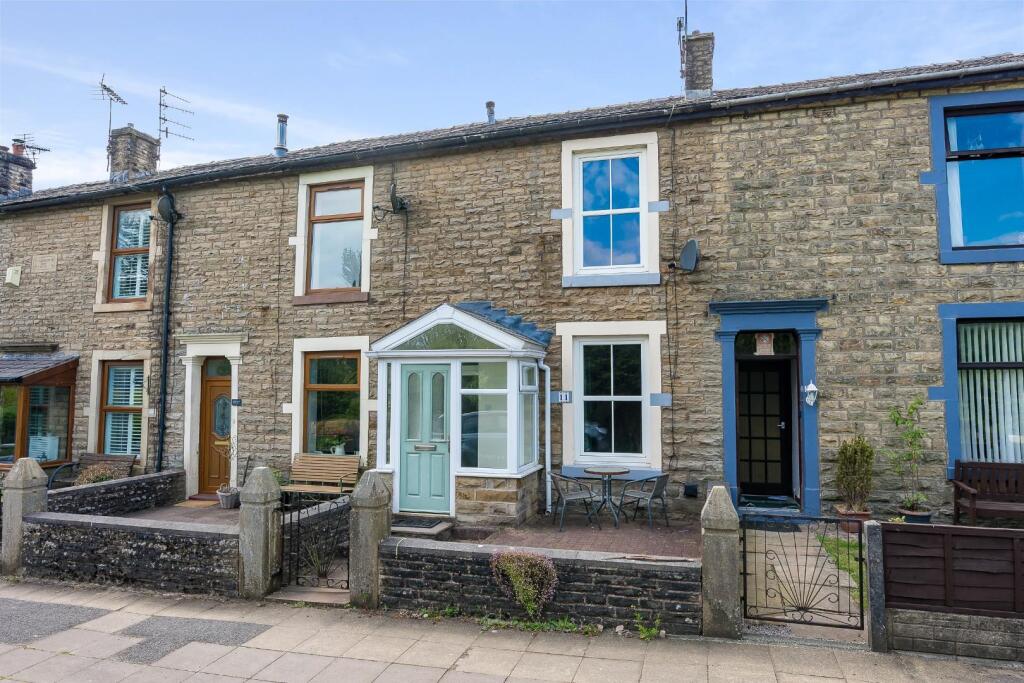 2-bed terraced on Pleasant View, Hoddlesden, Darwen, £175,000
