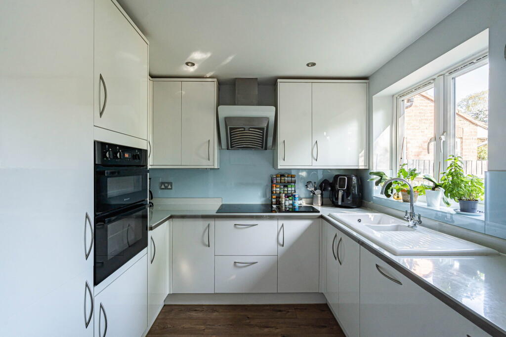House in Guildford - View 4
