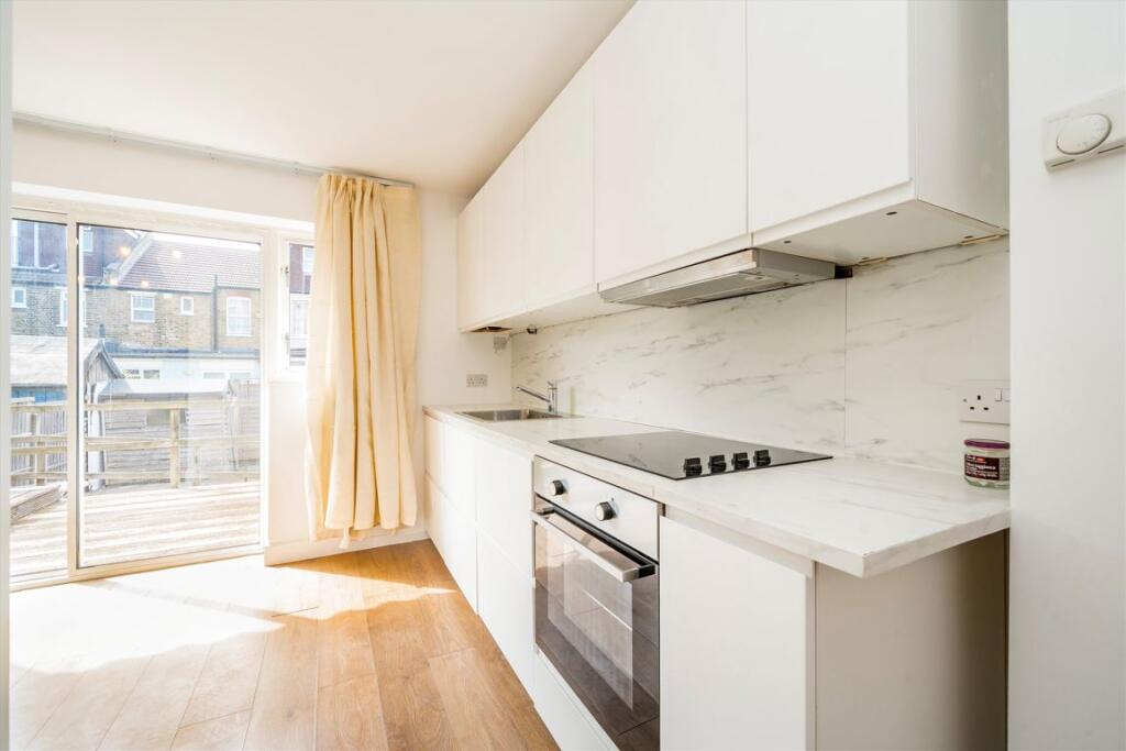 Apartment in London - View 4
