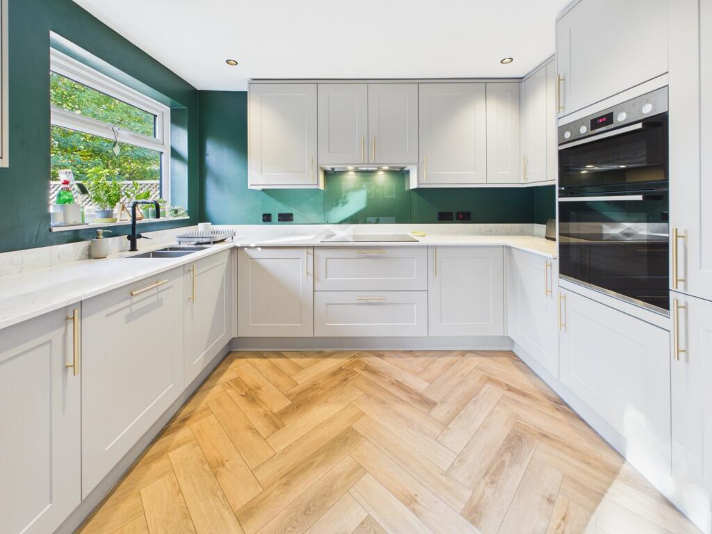 House in North East Derbyshire, Greendale, Dronfield - View 5