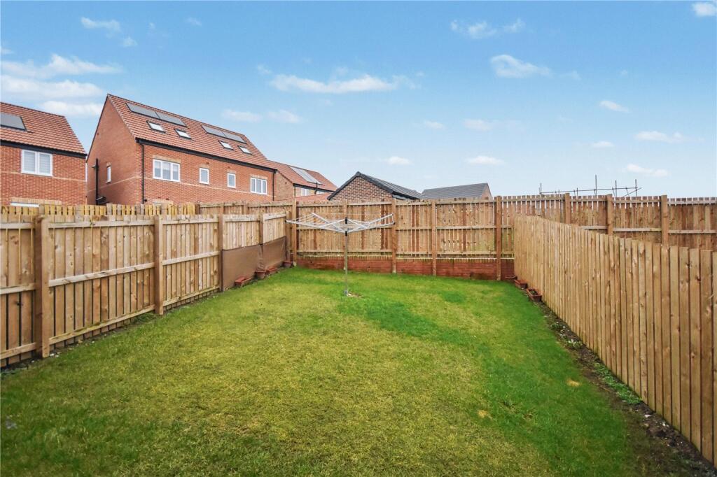 3-bed semi-detached on Rutland Way, Skelton Gate, Leeds, West Yorkshire, £285,000