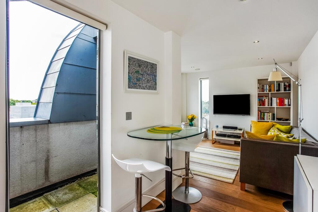 Apartment in London - View 2