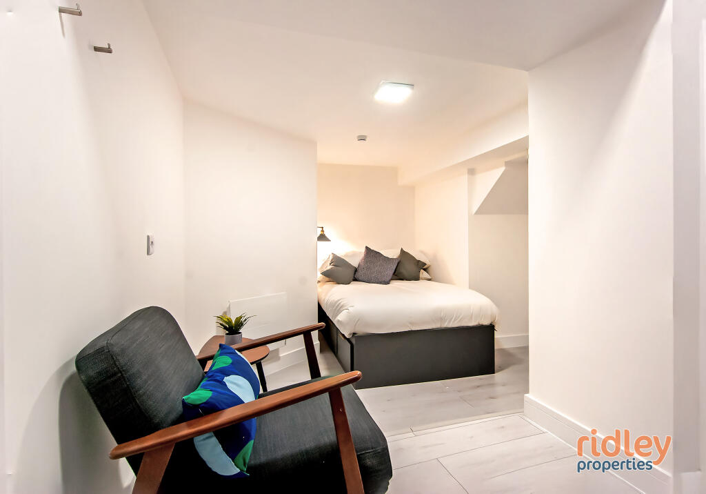 Main image of property: 18d Silver Street, Durham