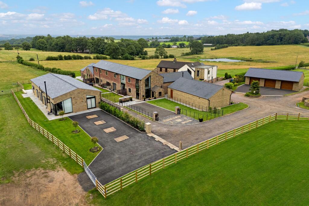 House in Bury, Greater Manchester - View 4