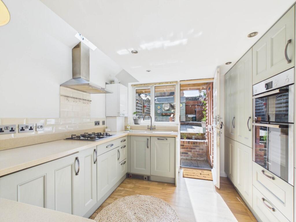 House in Dacorum, Tring - View 5